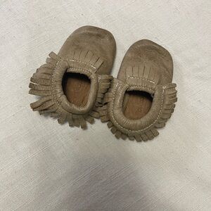 Small boutique baby leather moccasins